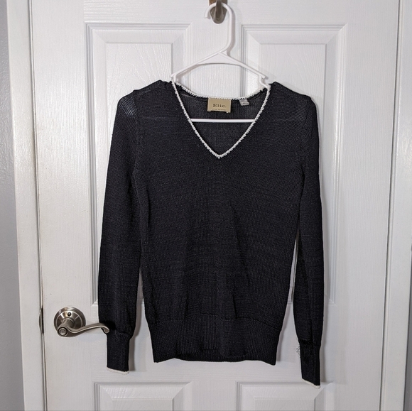 New Luxurious Elie Tahari Flattering Black‎ V-Neck Knit Sweater Size Small *FLAW - Picture 1 of 7